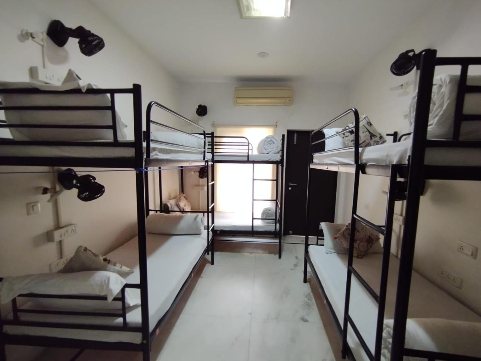 A Sleepy Fox Hostel 뉴델리 외부 사진