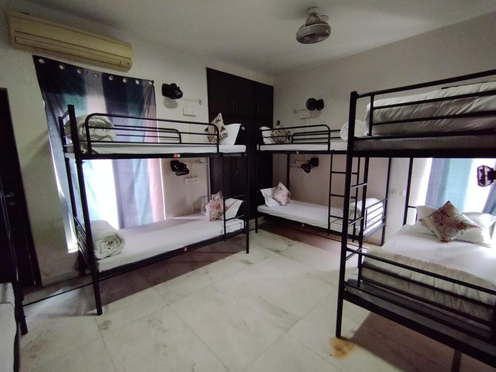 A Sleepy Fox Hostel 뉴델리 외부 사진